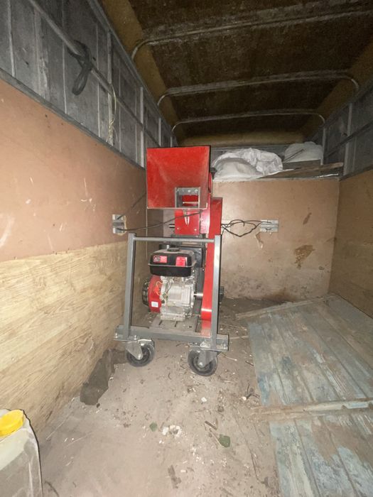 Дробилка измельчитель для веток , аренда , спил обрезка деревьев