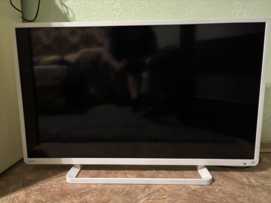 Телевізор Toshiba  40L2454D