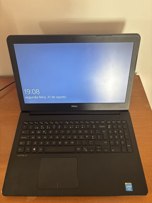 Dell Latitude 3550 – 4GB RAM | Windows 10 Pro