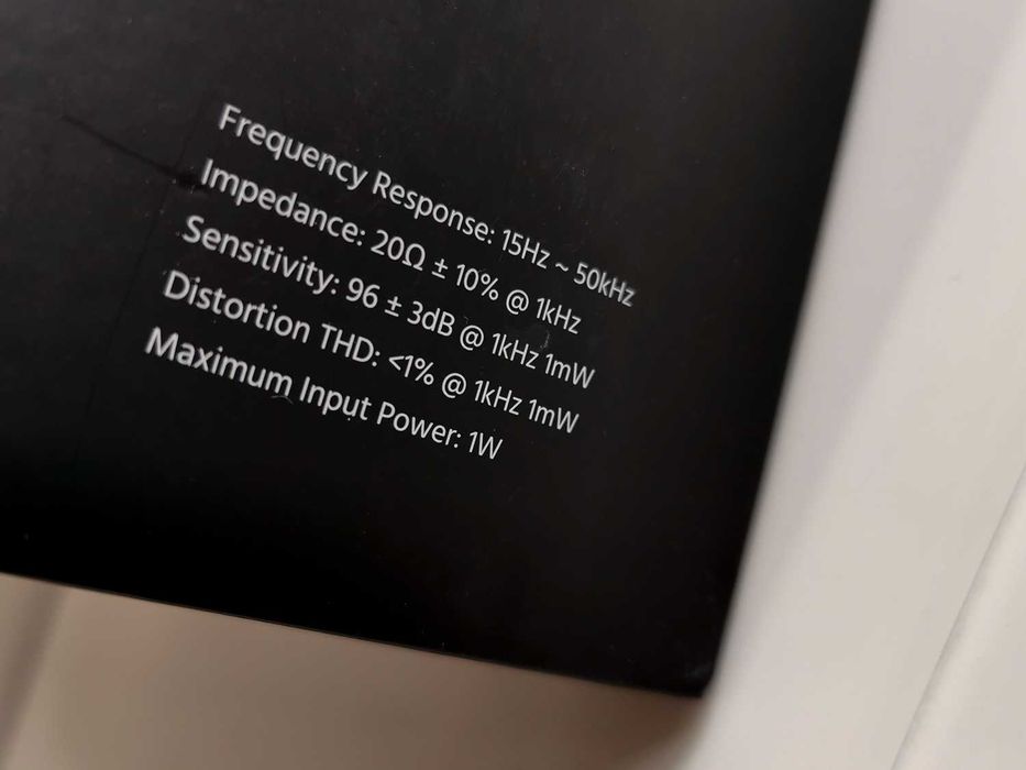 Планарные наушники Monolith 565C