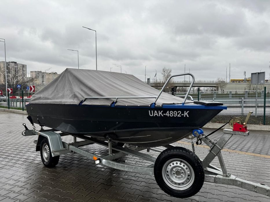Човен UMS 485 DC в Києві