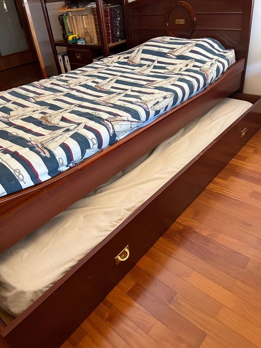 Cama de solteiro/ mogno estilo Navy – cama extra; colchões incluídos!