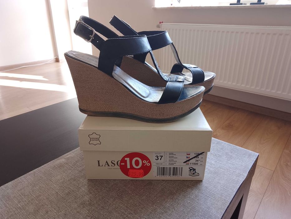 Sandały na koturnie Lasocki 37