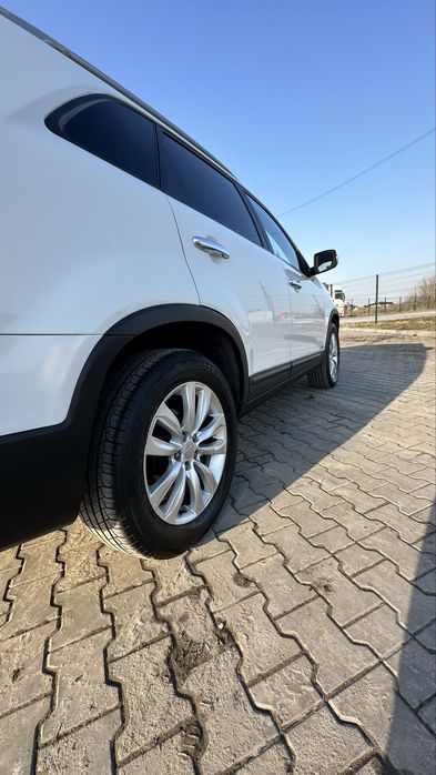 Пригнана з Європи - KIA SORENTO, оригінал пробіг, не фарбована