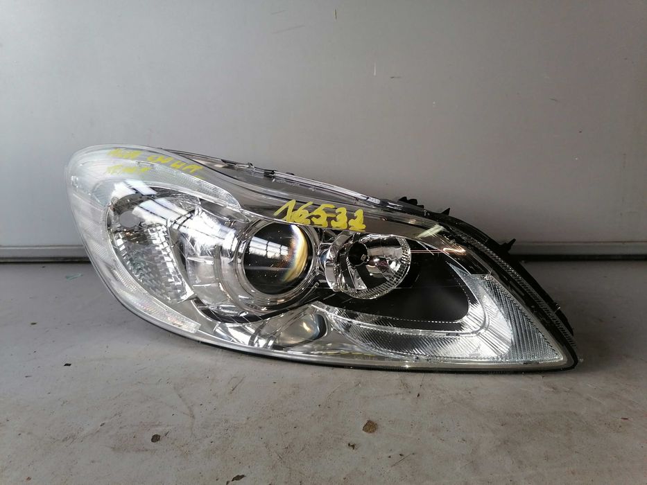 Volvo C30 Lift Lampa xenon prawa