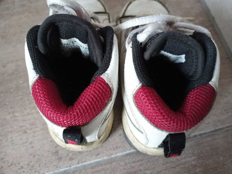 Дитячі кросівки nike 22 р