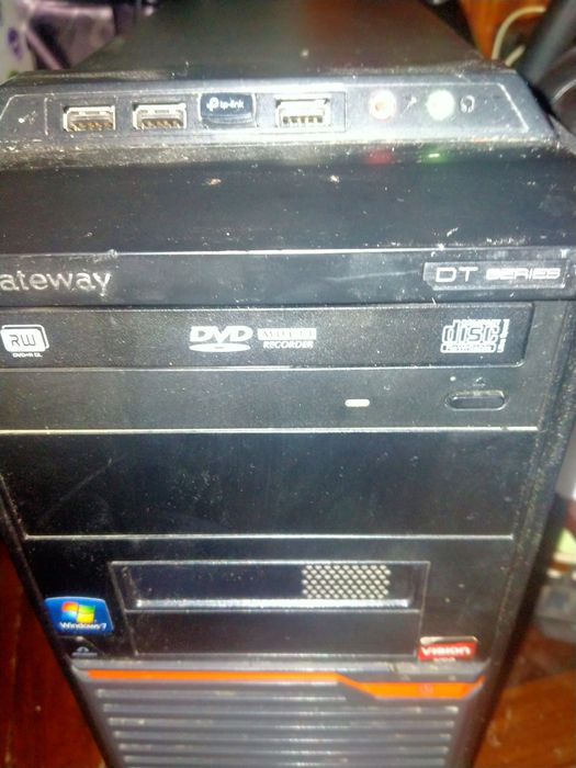 Системный блок+ монитор+ клавиатура и мышь