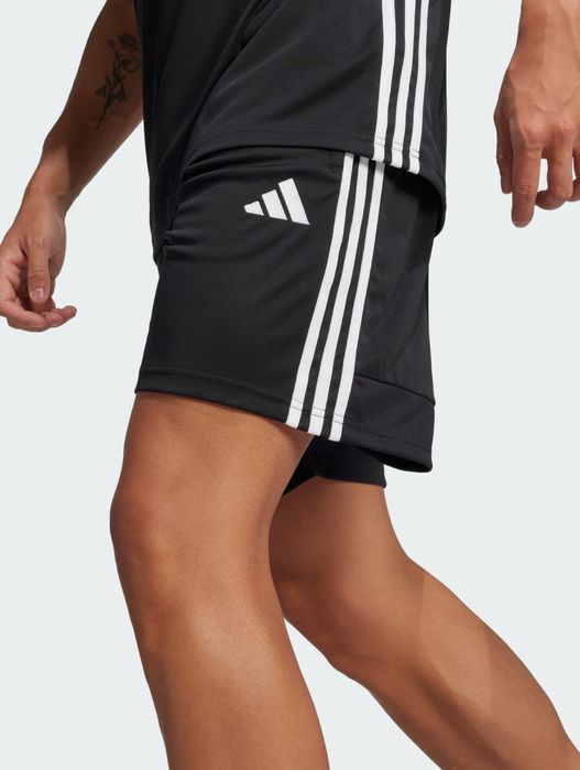 Спортивні шорти чоловічі Adidas Tiro 25 Essentials Чорні