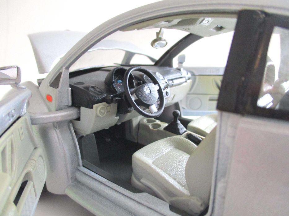 Carro miniatura de coleção 1.18