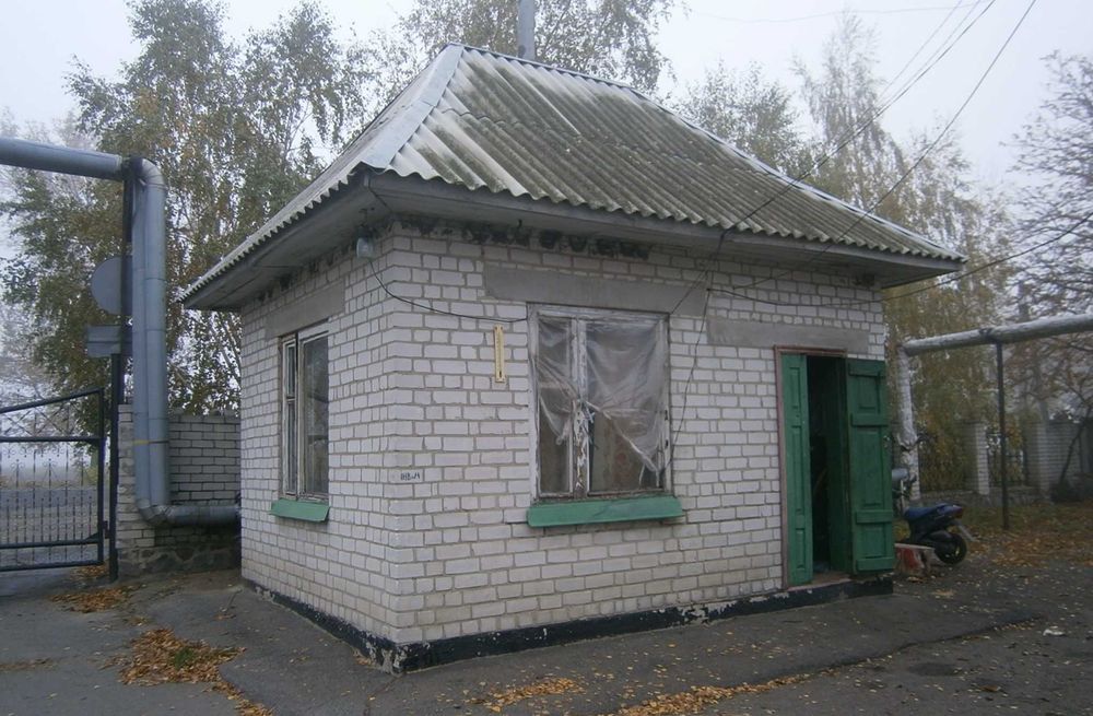 Великий виробничо-складський комплекс (АТП) 2014,5 м² з комунікаціями, ділянка 1,3 га, с-ще Козельщина