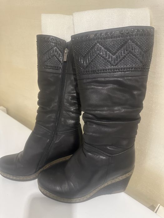 Шкіряні жіночі чоботи на танкетці 38-39 розміру