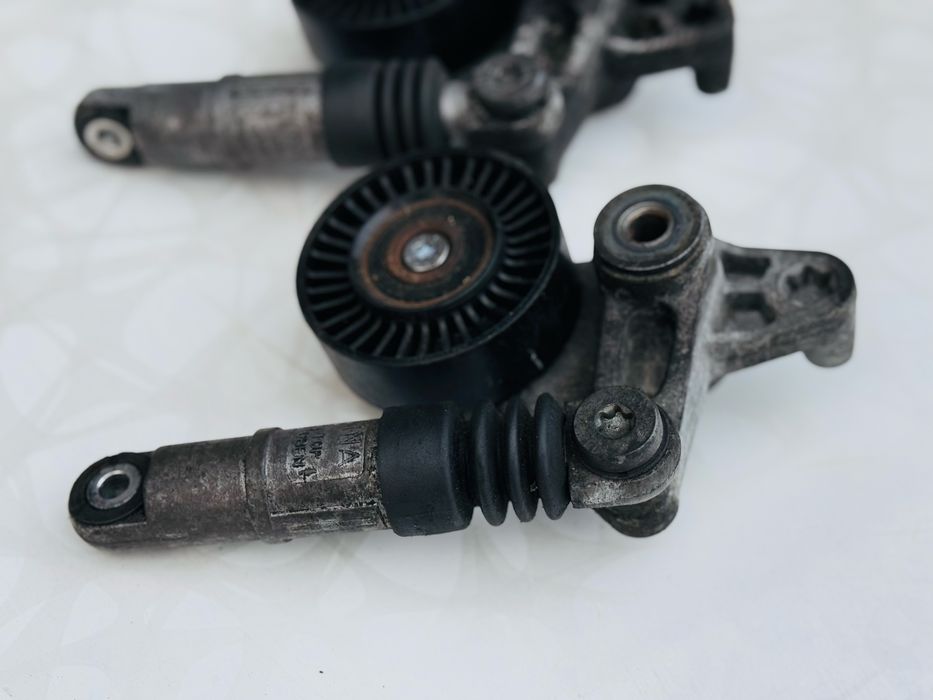 Кивачка ролик натяжитель Ауді А6 С6 2.7 3.0 ківачка Audi A6 C6 шрот