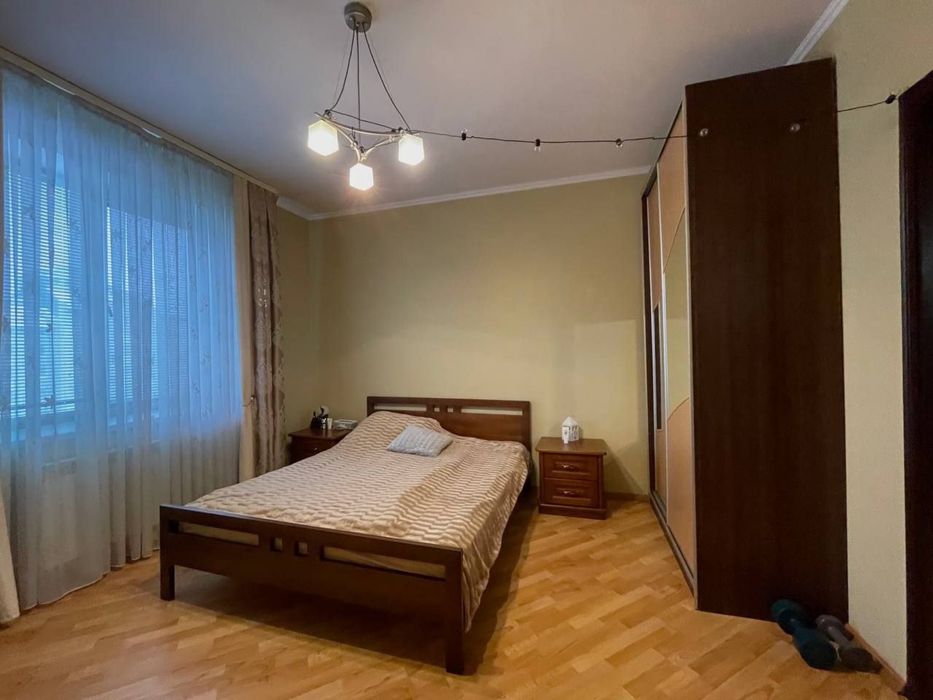 Квартира дворівне,автонем.опалення,центр.Є відновлення та інше.