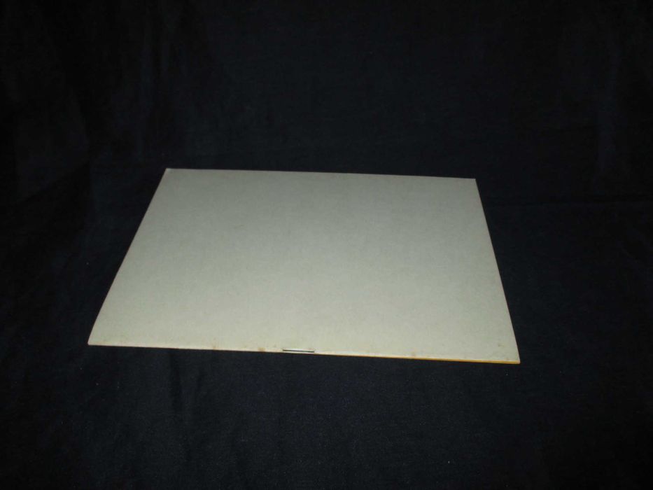 Livro Comemorar o 25 de Novembro Não é Rotina