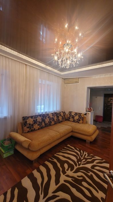 Продам будинок в Марганці.