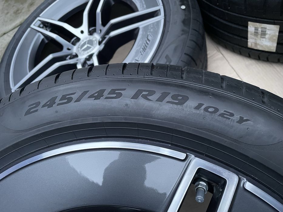 Диски Mercedes R19 AMG E klasse W214 різноширокі з літніми шинами