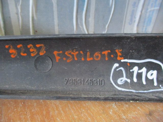 Friso da porta trás esquerdo FIAT Stilo (192_)