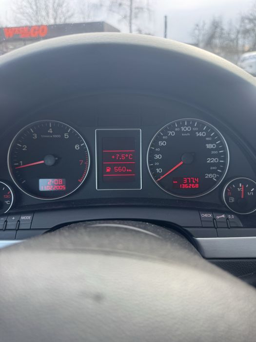 Audi A4B7 універсал 1.6 бензин
