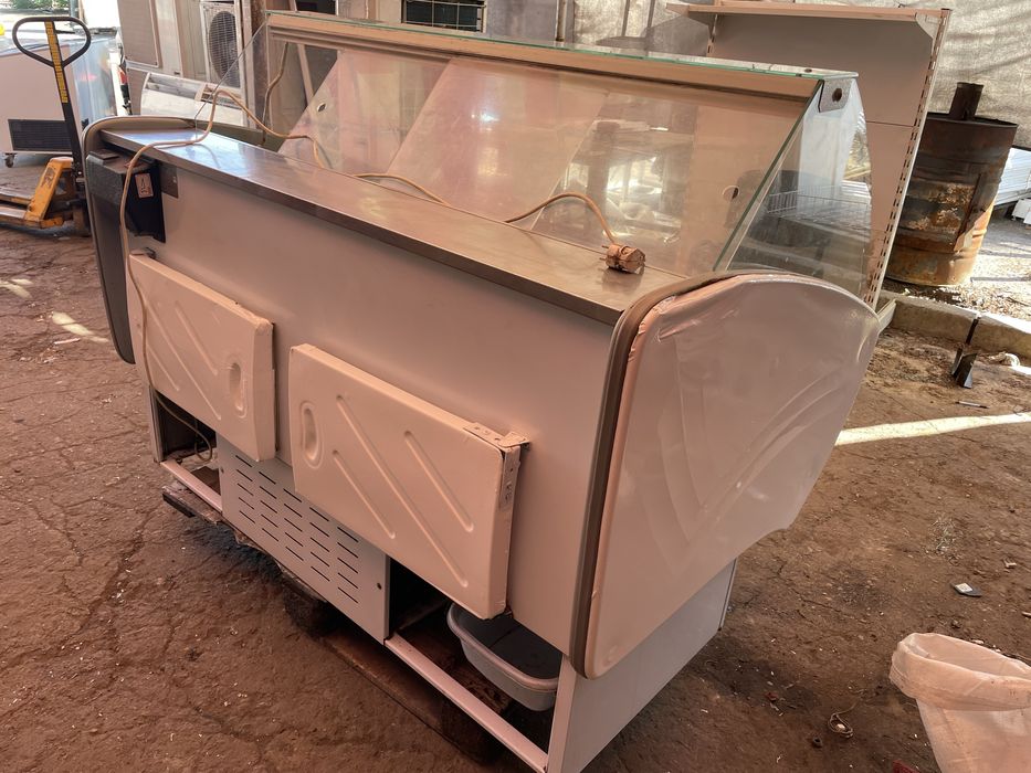 Продам торгову морозільну камеру.