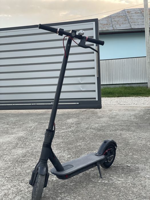 Електросамокат м365