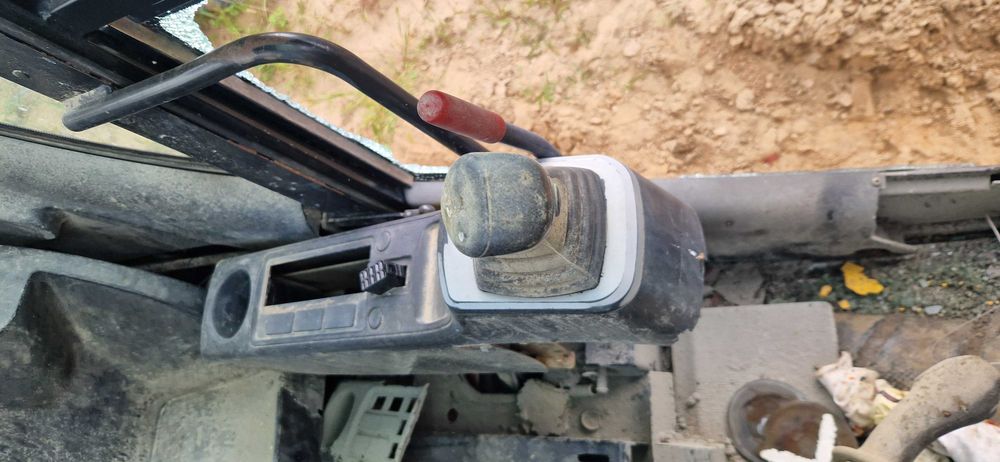 koparka gąsienicowa jcb js 130 z 2013r siłownik szybko złącze ramie