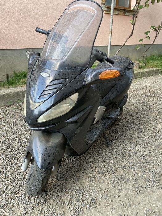 Продам максі скутер 250кубів