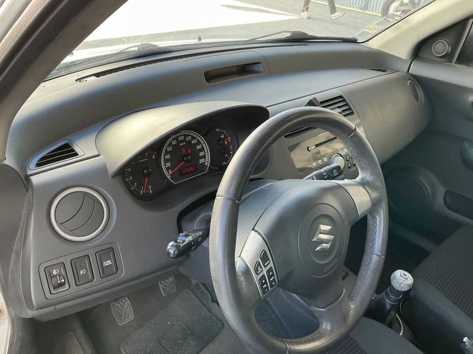 Suzuki Swift 1.3 GLX | Único Dono | Nacional | Só 123.000km |