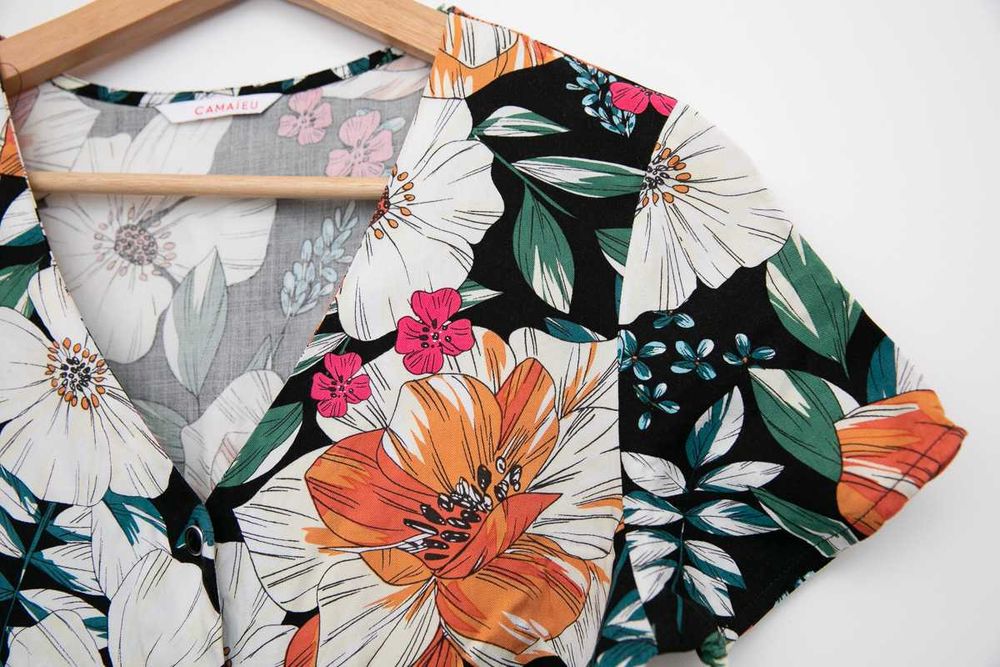 Sukienka krotka letnia zwiewna wiskoza w kwiaty guziki S