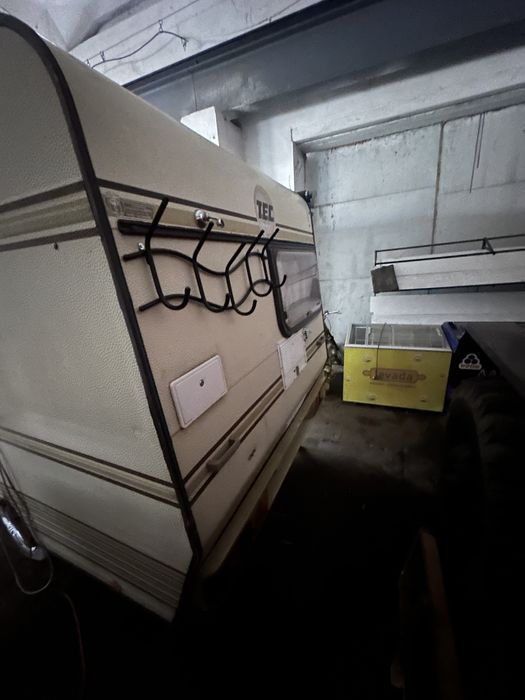 Кемпер кемпінг будинок на колесах автодім