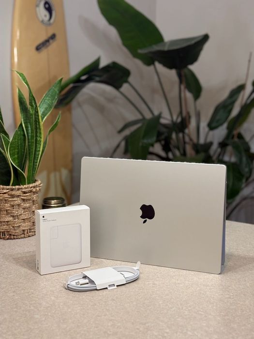 Apple MacBook Pro 16” M1 Max 64GB ram 1TB SSD