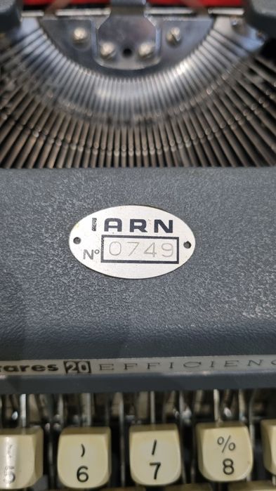 Vendo máquina de escrever Antares 20 Efficiency