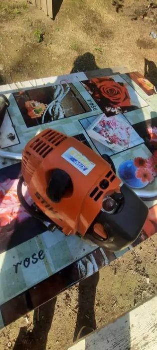 Продам бензокос stihl fs130 все працює але потрібно поміняти кільця вироботки у целіндрі не має поршень полотно лягає