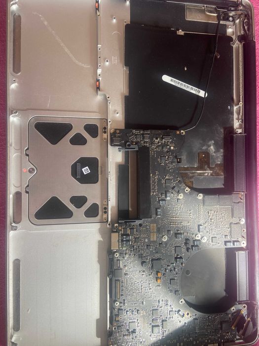 MacBook 15 Pro 1286 і7 4 ядра 8 потоків розборка  матриця 100% робоча