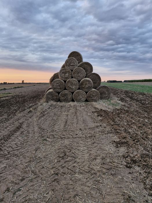 Słoma w belach po pasówce