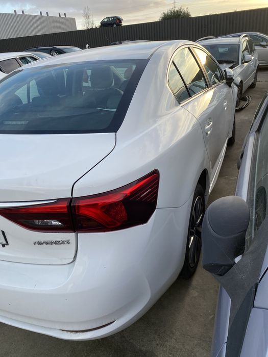 Toyota avensis para pecas