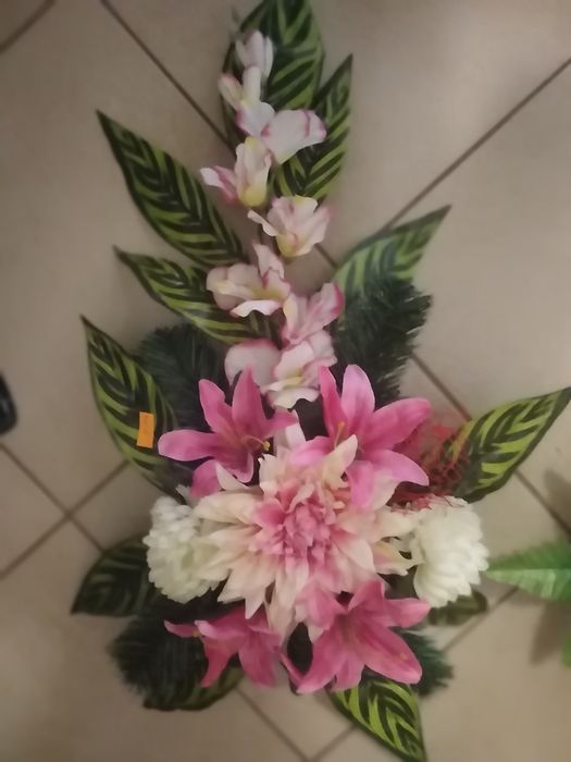 Piękne stroiki na cmentarz