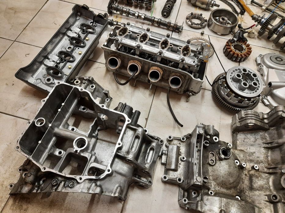 Honda CBR 600 f4i f4 pc35e silnik części