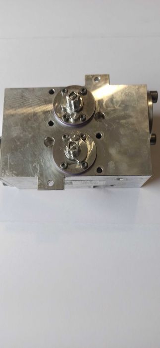 Блок клапанів кондиціонера 4KE816102  4KE816102A