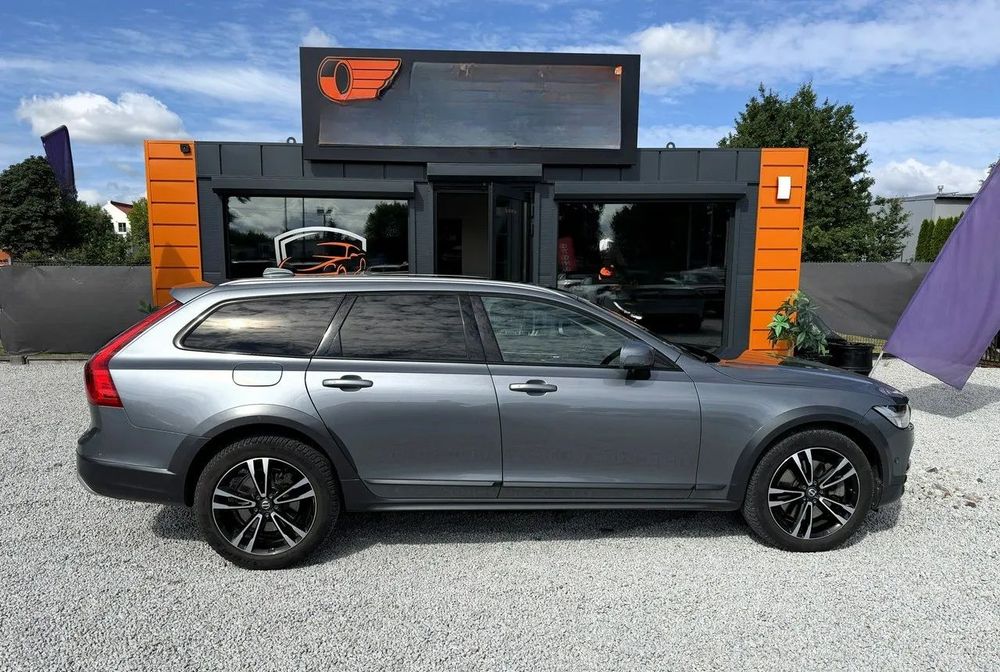 Volvo V90 Cross Country