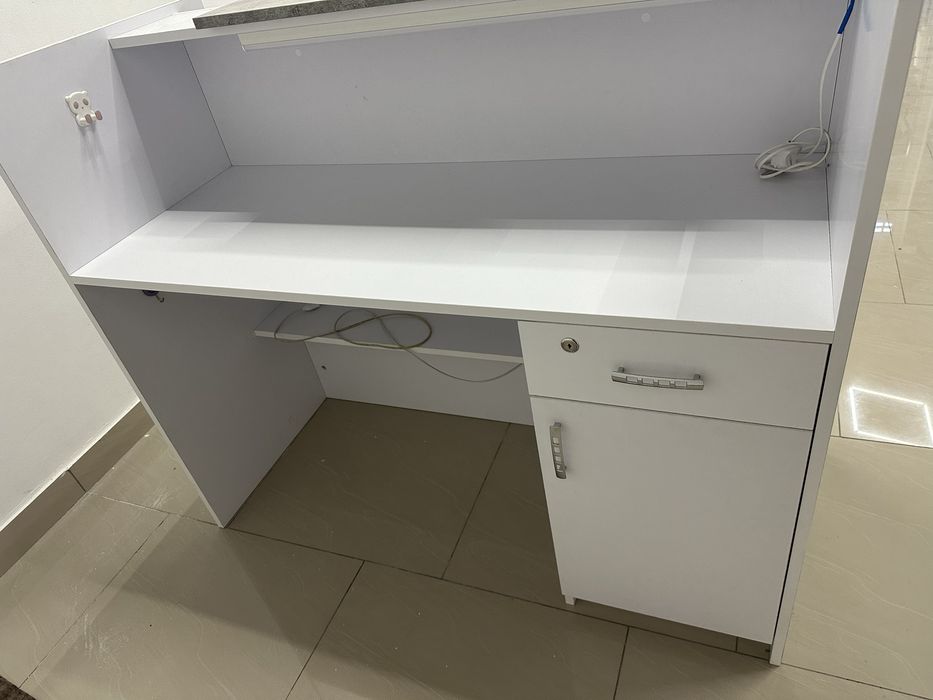 Рецепшин з підсвіткою