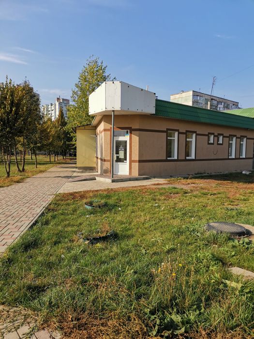 Окреме приміщення комерційного призначення.