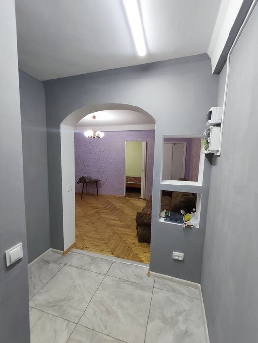 Продам 2х кімнатну квартиру в центрі міста "Амстор ,Україна"