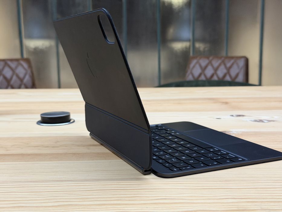 Capa Apple Magic Keyboard para iPad Pro 11"