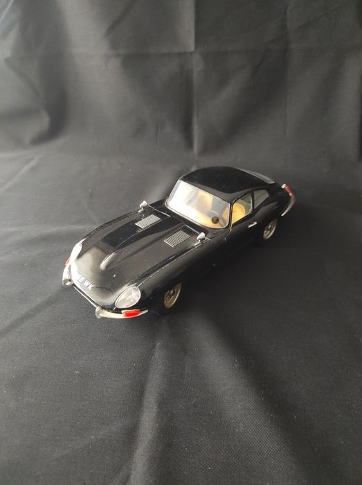 Miniatura Jaguar E