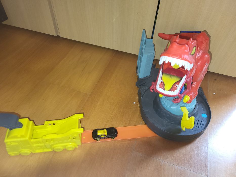 Pista Hot weels do T-Rex