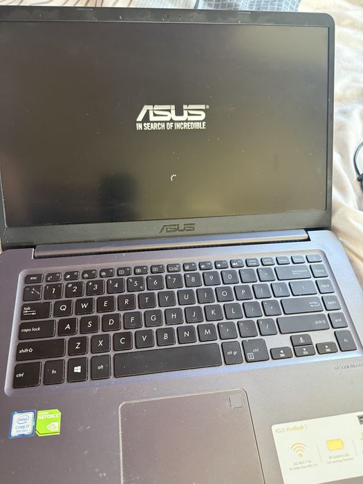 Asus Vivobook S14 i7 8GB/ Geforce 940M/ 1TB/256GB SSD