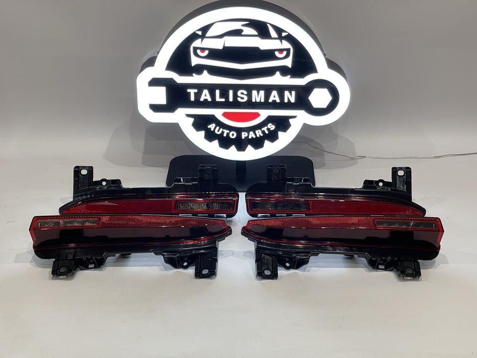 Porsche Macan фари фонарі задні бампер катафот 95B945701D  95B945702D