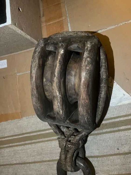 Moitão duplo do Século XIX – Madeira, Ferro e Corda Original