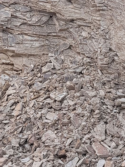 Łupek do zasypania fundamentów, masa ziemno skalna