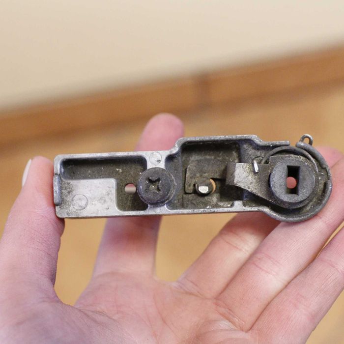 6034 Dźwignia zaczep uchwyt zabezpieczenia kasku Honda Goldwing GL1800